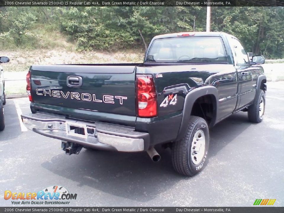 2006 Chevrolet Silverado 2500HD LS Regular Cab 4x4 Dark Green Metallic / Dark Charcoal Photo #3