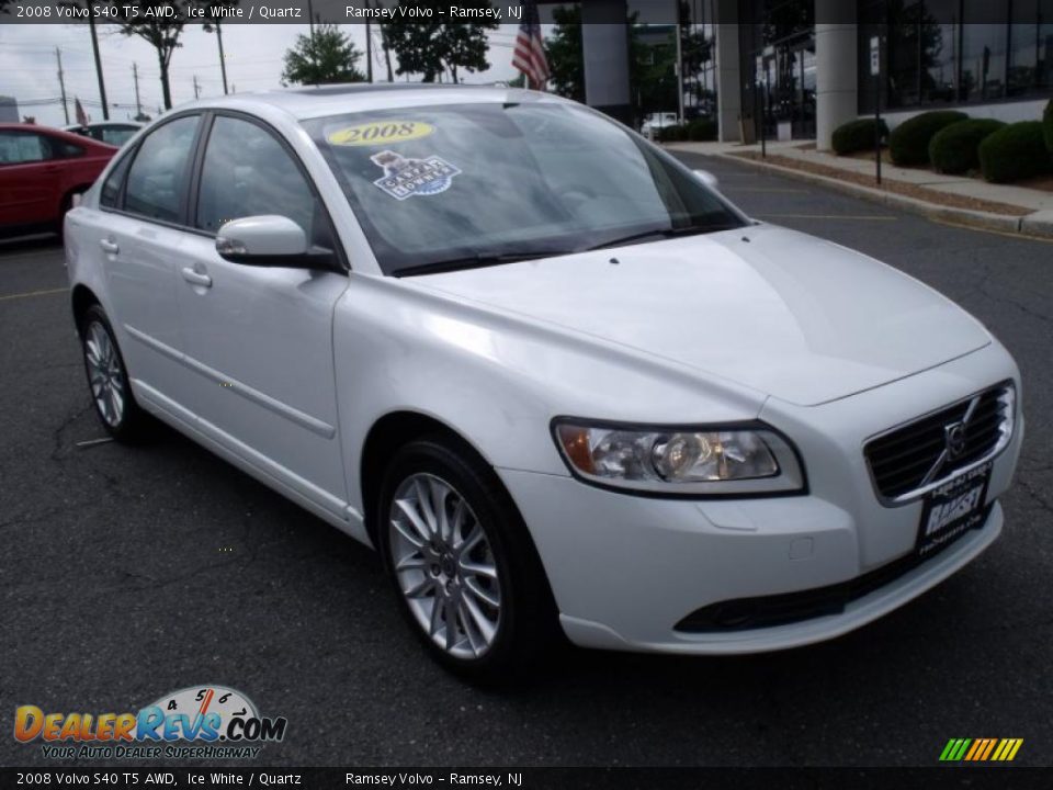 2008 Volvo S40 T5 AWD Ice White / Quartz Photo #1