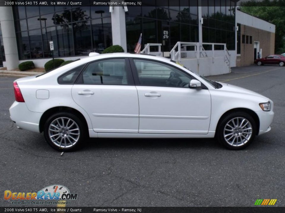 2008 Volvo S40 T5 AWD Ice White / Quartz Photo #2