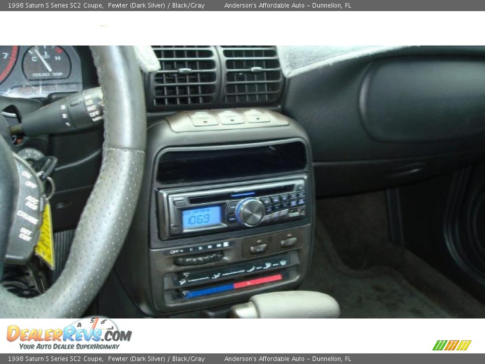 1998 Saturn S Series SC2 Coupe Pewter (Dark Silver) / Black/Gray Photo #15
