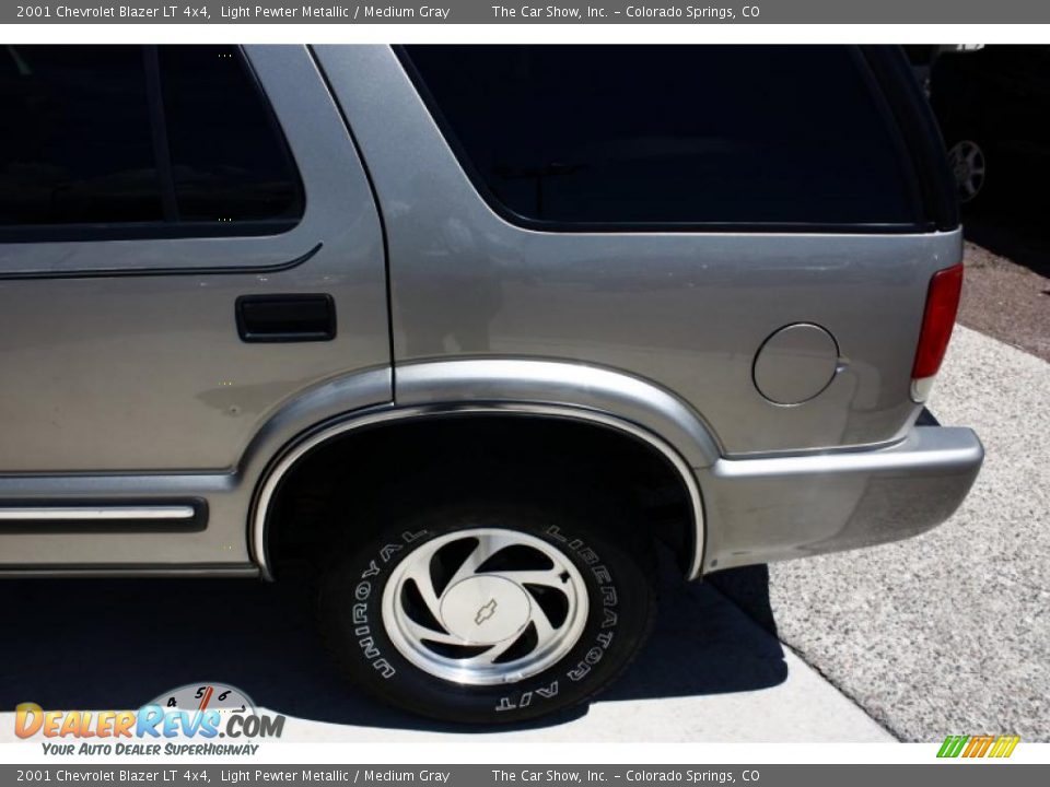 2001 Chevrolet Blazer LT 4x4 Light Pewter Metallic / Medium Gray Photo #24