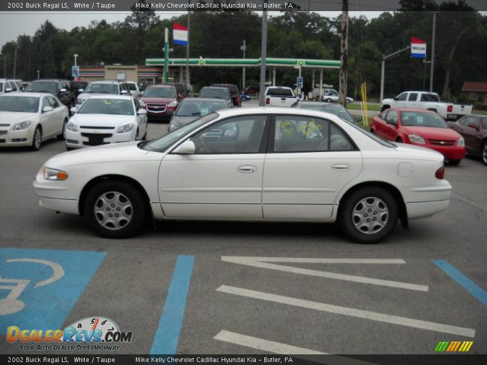 2002 Buick Regal LS White / Taupe Photo #6