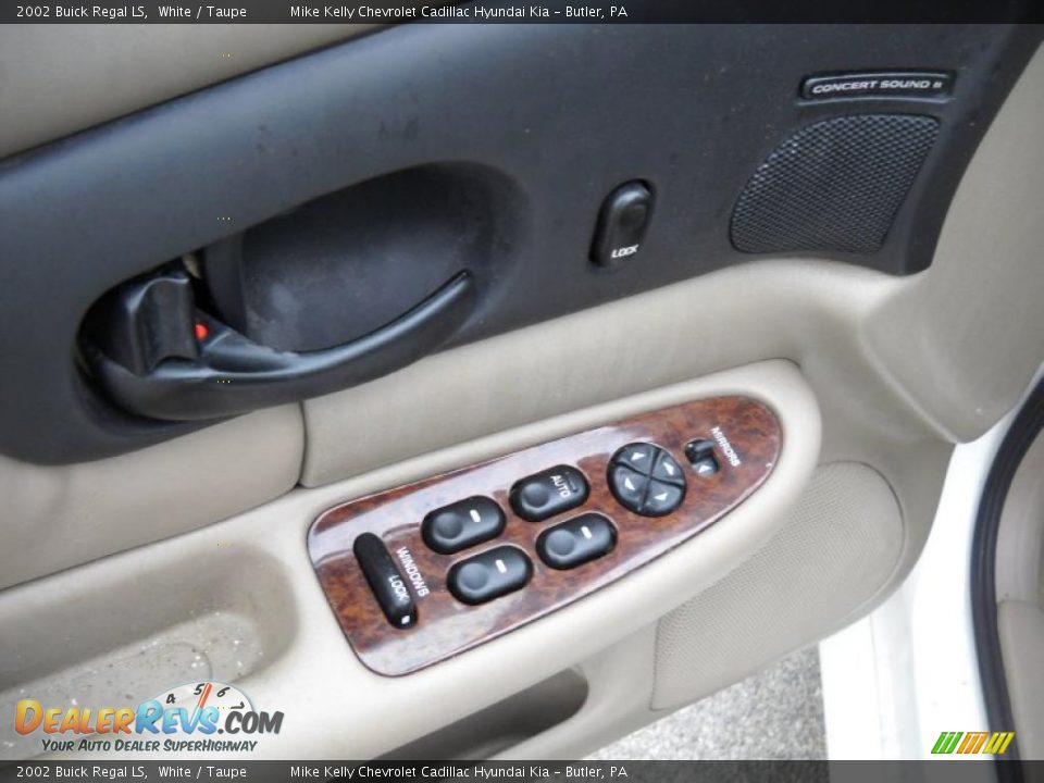 2002 Buick Regal LS White / Taupe Photo #16