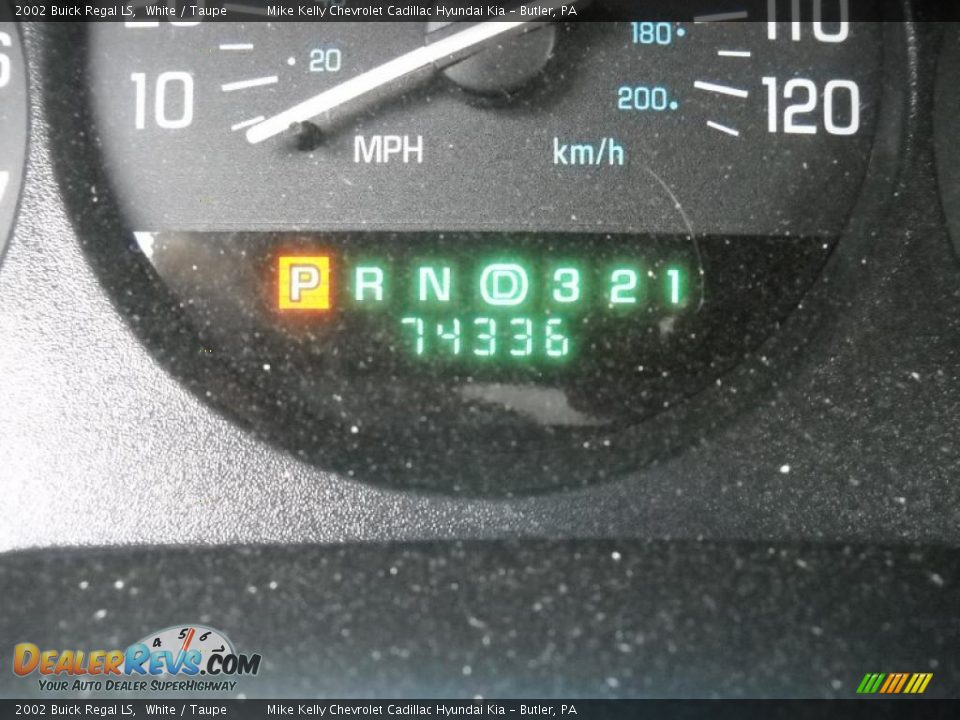 2002 Buick Regal LS White / Taupe Photo #20