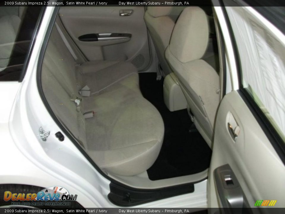 2009 Subaru Impreza 2.5i Wagon Satin White Pearl / Ivory Photo #16