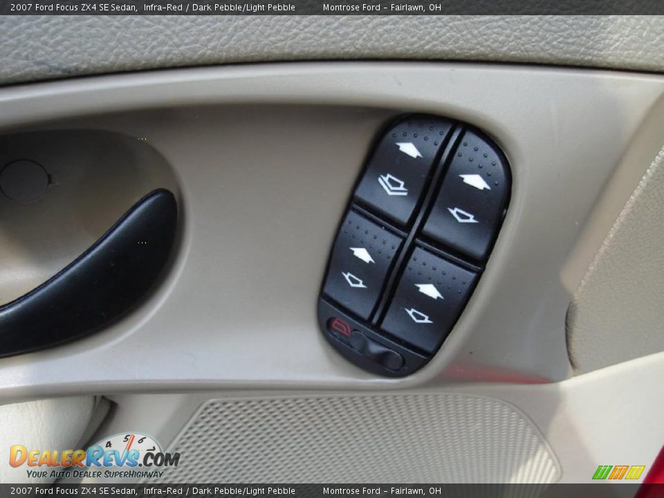 2007 Ford Focus ZX4 SE Sedan Infra-Red / Dark Pebble/Light Pebble Photo #22