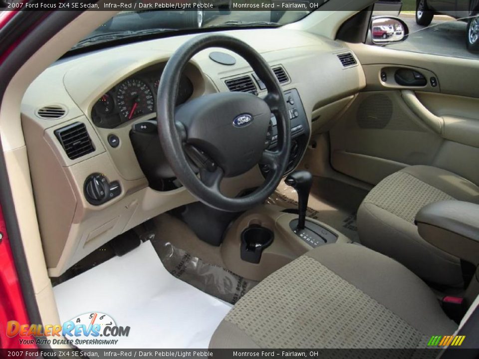 2007 Ford Focus ZX4 SE Sedan Infra-Red / Dark Pebble/Light Pebble Photo #23