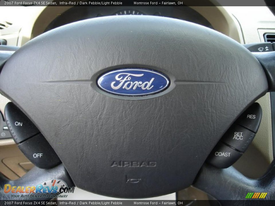 2007 Ford Focus ZX4 SE Sedan Infra-Red / Dark Pebble/Light Pebble Photo #26