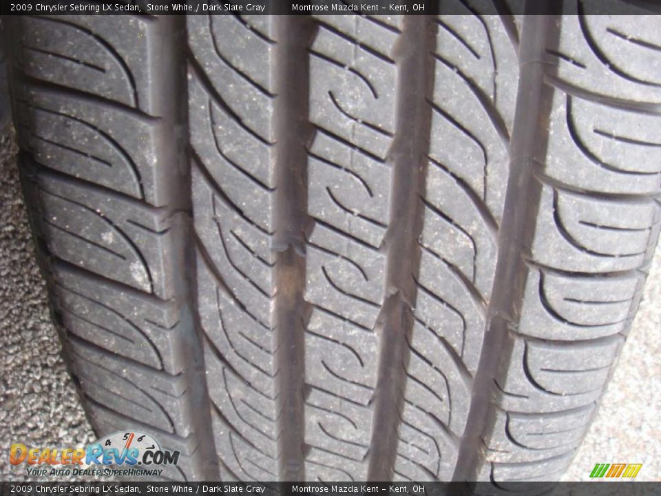 2009 Chrysler Sebring LX Sedan Stone White / Dark Slate Gray Photo #31