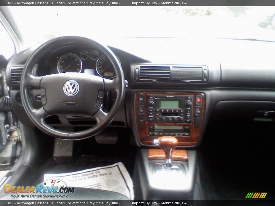 2003 Volkswagen Passat GLX Sedan Silverstone Grey Metallic / Black Photo #8