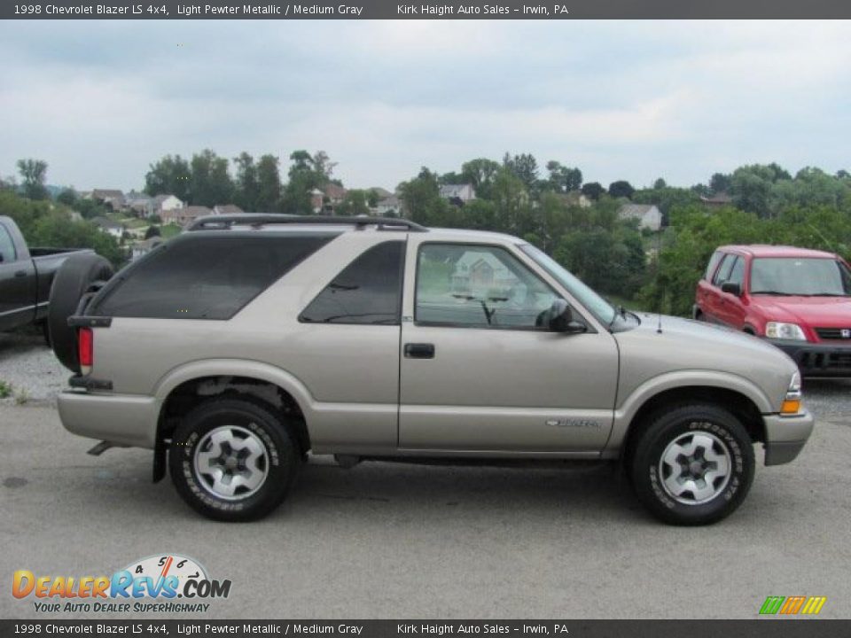 1998 Chevrolet Blazer LS 4x4 Light Pewter Metallic / Medium Gray Photo #2