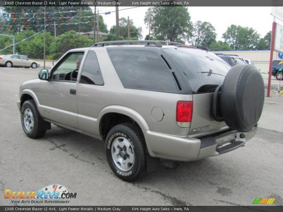 1998 Chevrolet Blazer LS 4x4 Light Pewter Metallic / Medium Gray Photo #11