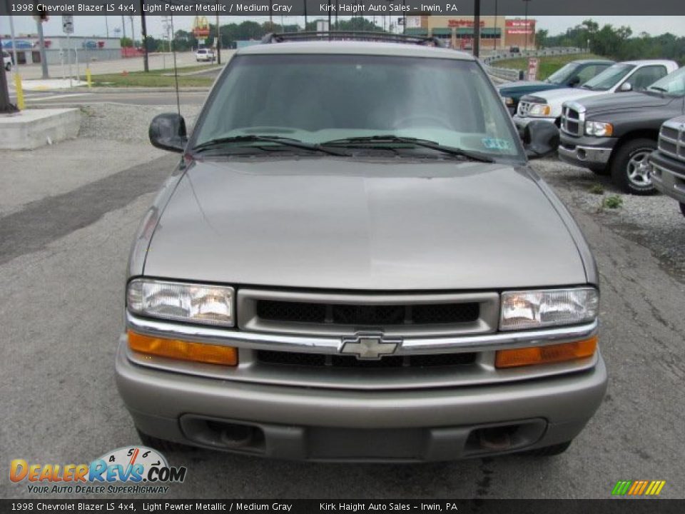 1998 Chevrolet Blazer LS 4x4 Light Pewter Metallic / Medium Gray Photo #13