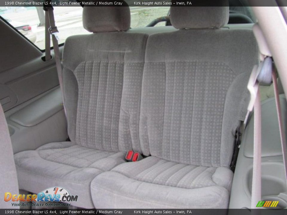 1998 Chevrolet Blazer LS 4x4 Light Pewter Metallic / Medium Gray Photo #18