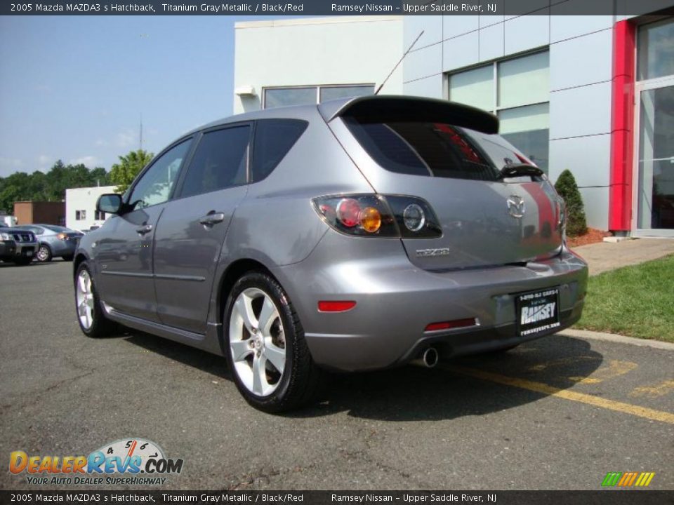 2005 Mazda MAZDA3 s Hatchback Titanium Gray Metallic / Black/Red Photo #4
