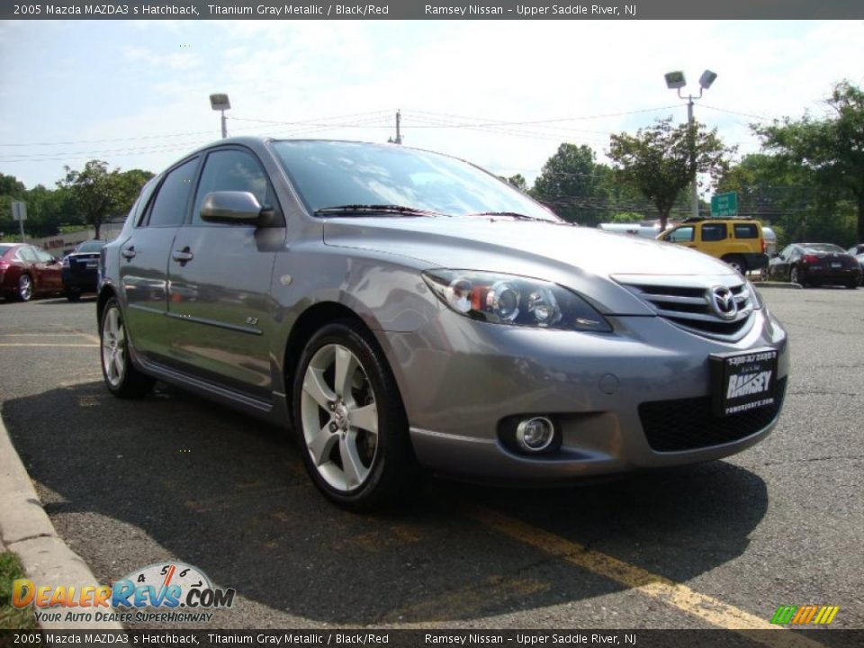 2005 Mazda MAZDA3 s Hatchback Titanium Gray Metallic / Black/Red Photo #8