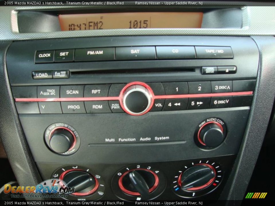 2005 Mazda MAZDA3 s Hatchback Titanium Gray Metallic / Black/Red Photo #31