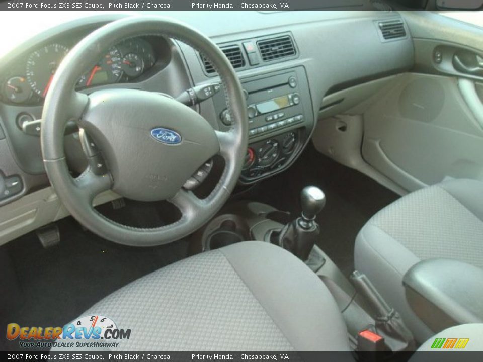 2007 Ford Focus ZX3 SES Coupe Pitch Black / Charcoal Photo #12