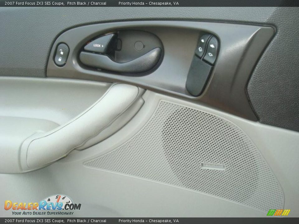 2007 Ford Focus ZX3 SES Coupe Pitch Black / Charcoal Photo #13