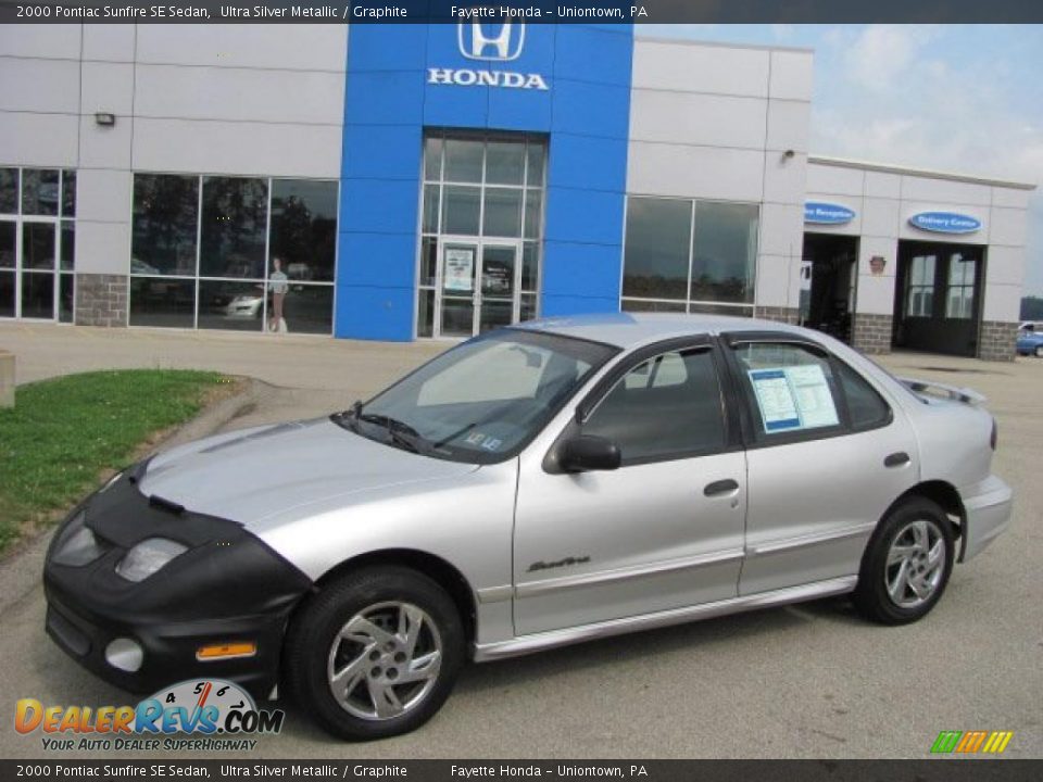 2000 Pontiac Sunfire SE Sedan Ultra Silver Metallic / Graphite Photo #1