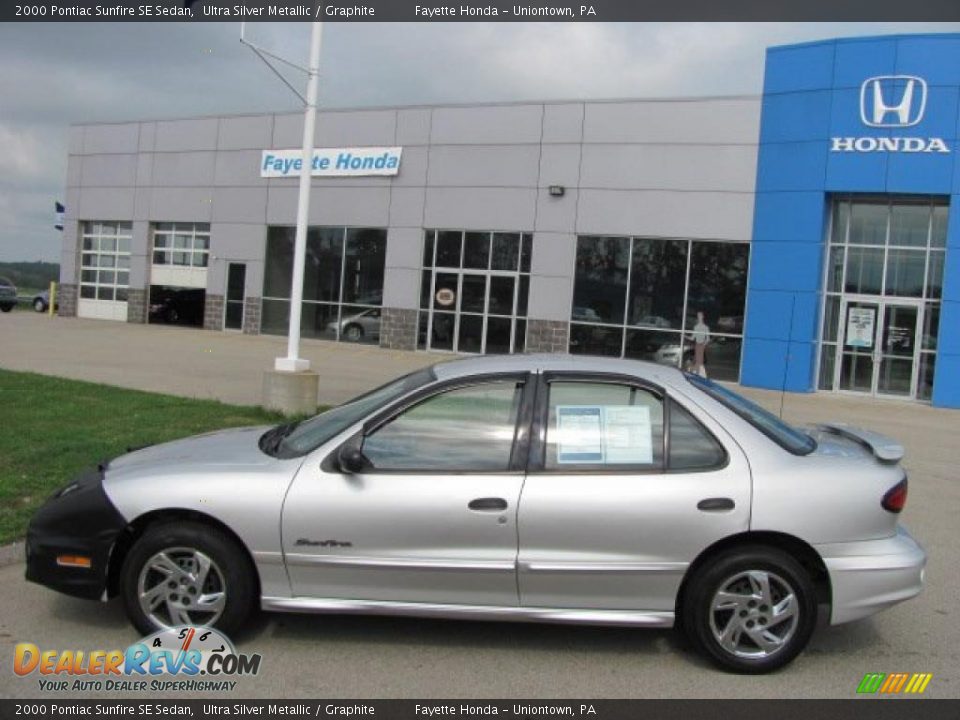 2000 Pontiac Sunfire SE Sedan Ultra Silver Metallic / Graphite Photo #2
