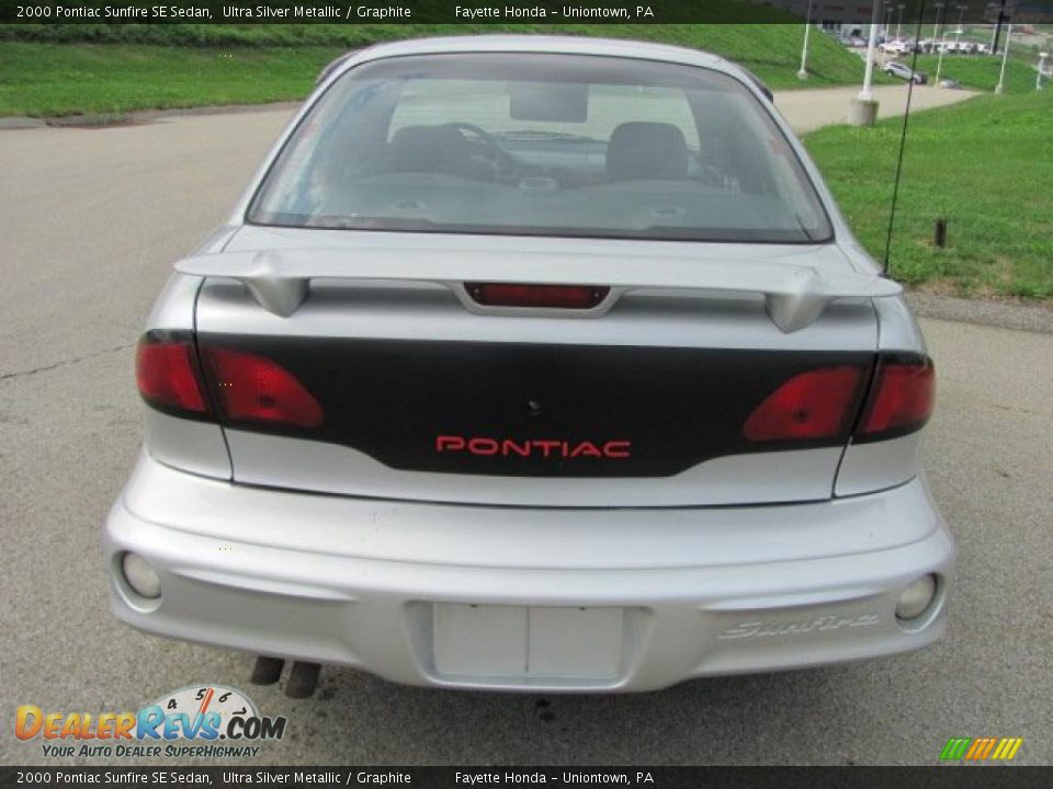 2000 Pontiac Sunfire SE Sedan Ultra Silver Metallic / Graphite Photo #4