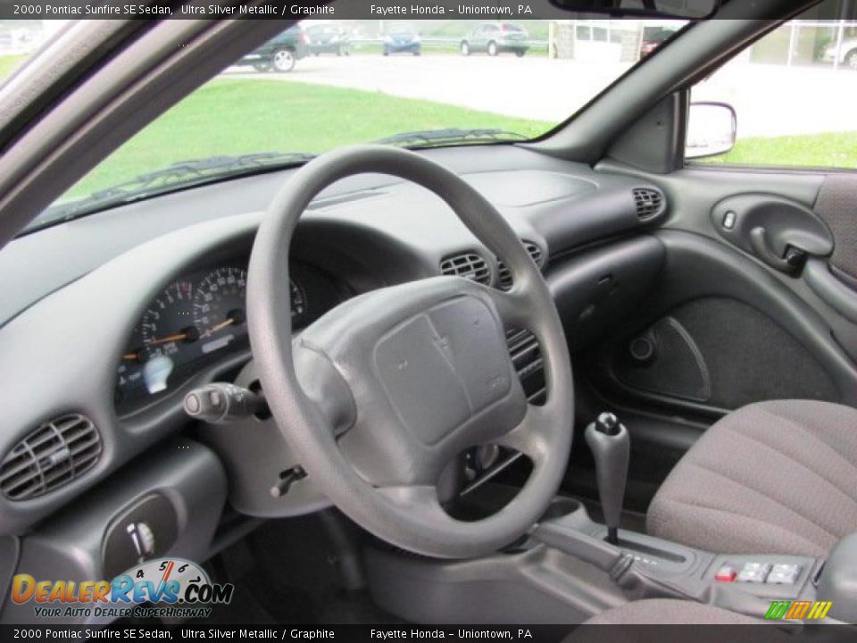 2000 Pontiac Sunfire SE Sedan Ultra Silver Metallic / Graphite Photo #8