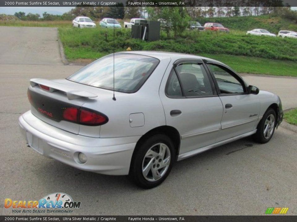 2000 Pontiac Sunfire SE Sedan Ultra Silver Metallic / Graphite Photo #11