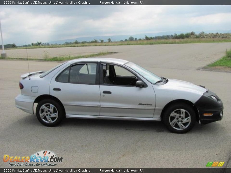 2000 Pontiac Sunfire SE Sedan Ultra Silver Metallic / Graphite Photo #12