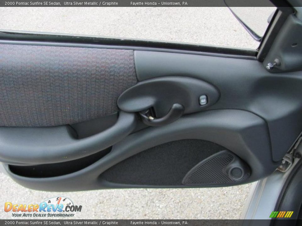 2000 Pontiac Sunfire SE Sedan Ultra Silver Metallic / Graphite Photo #15