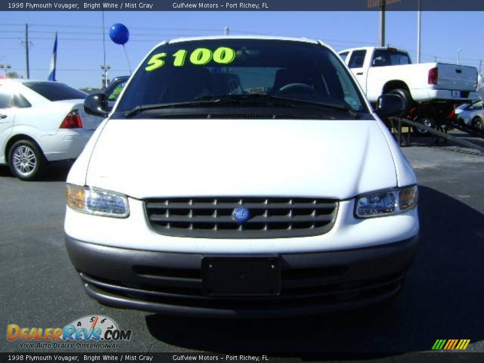 1998 Plymouth Voyager Bright White / Mist Gray Photo #2