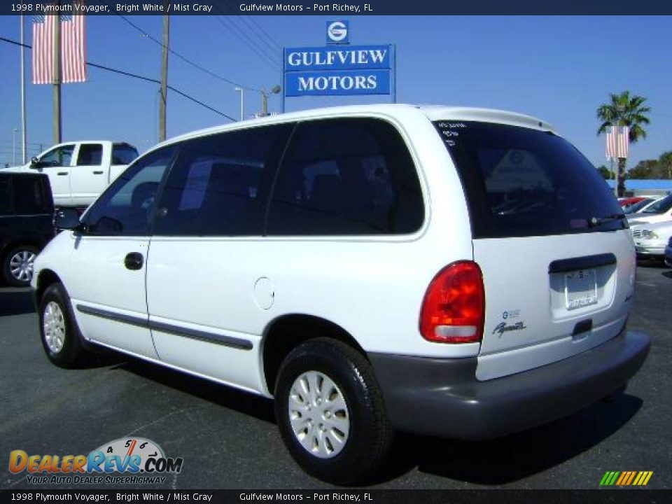 1998 Plymouth Voyager Bright White / Mist Gray Photo #5