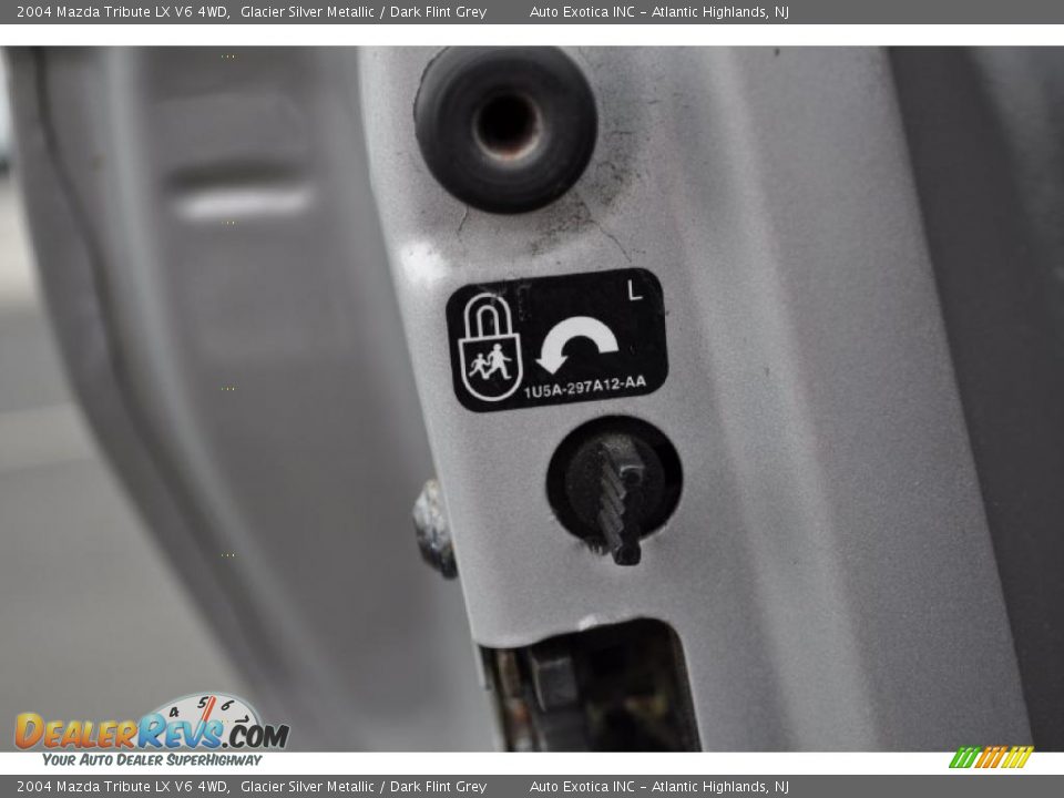 2004 Mazda Tribute LX V6 4WD Glacier Silver Metallic / Dark Flint Grey Photo #24