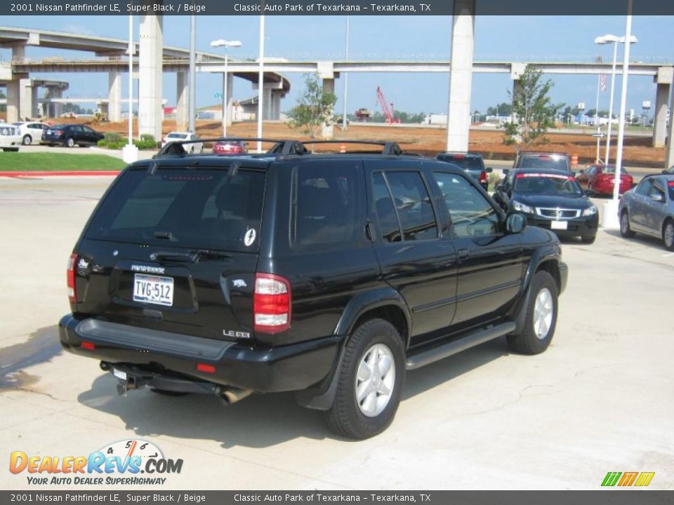 2001 Black nissan pathfinder le #1