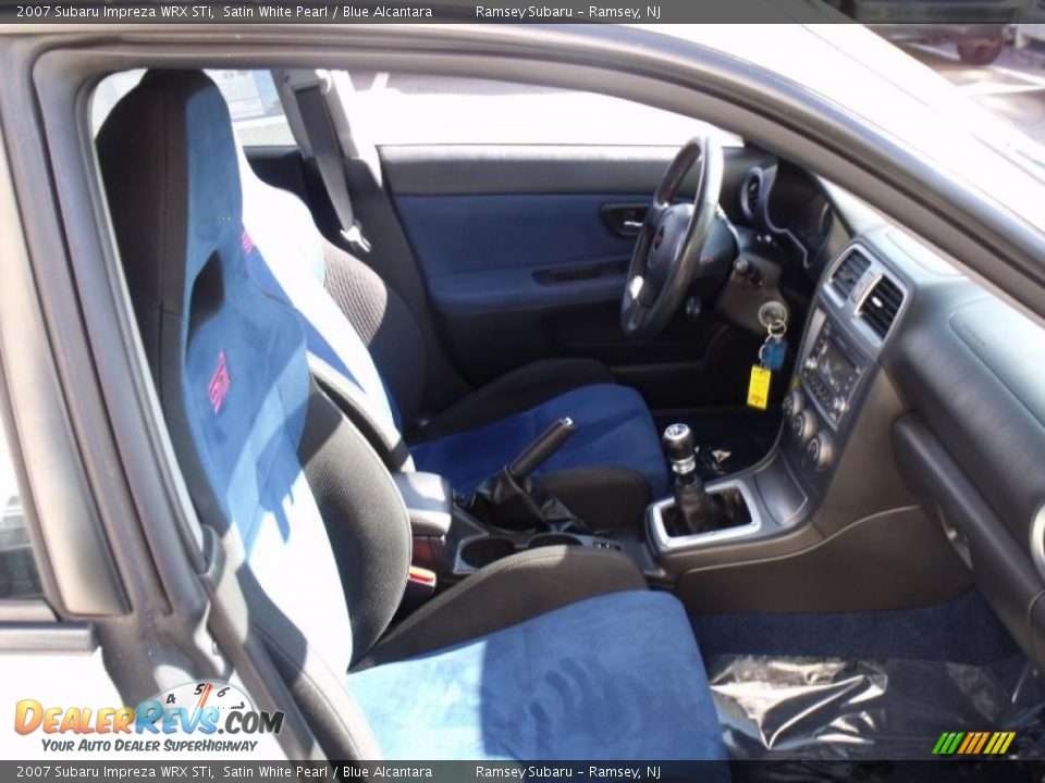2007 Subaru Impreza WRX STi Satin White Pearl / Blue Alcantara Photo #25