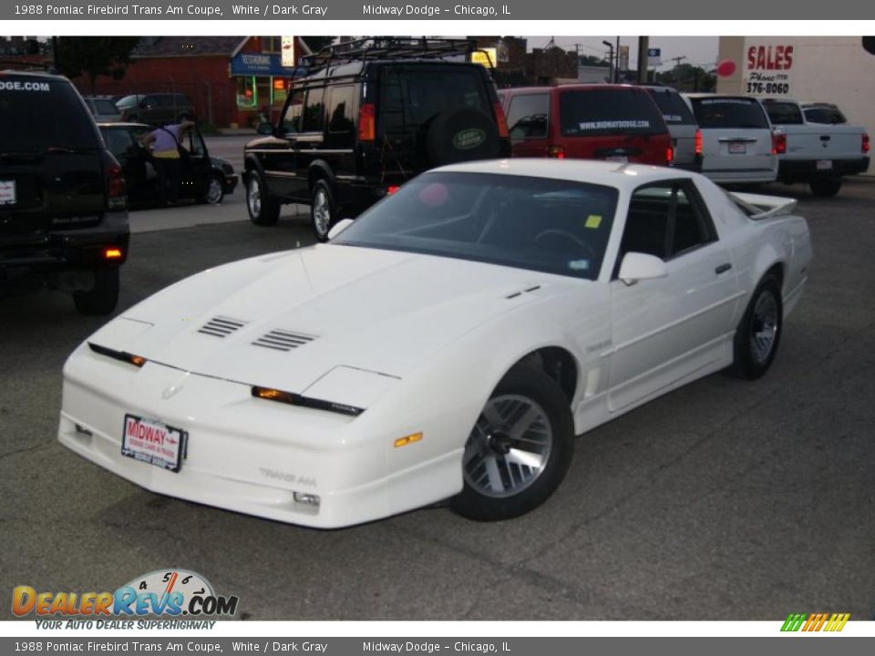 Front 3/4 View of 1988 Pontiac Firebird Trans Am Coupe Photo #2