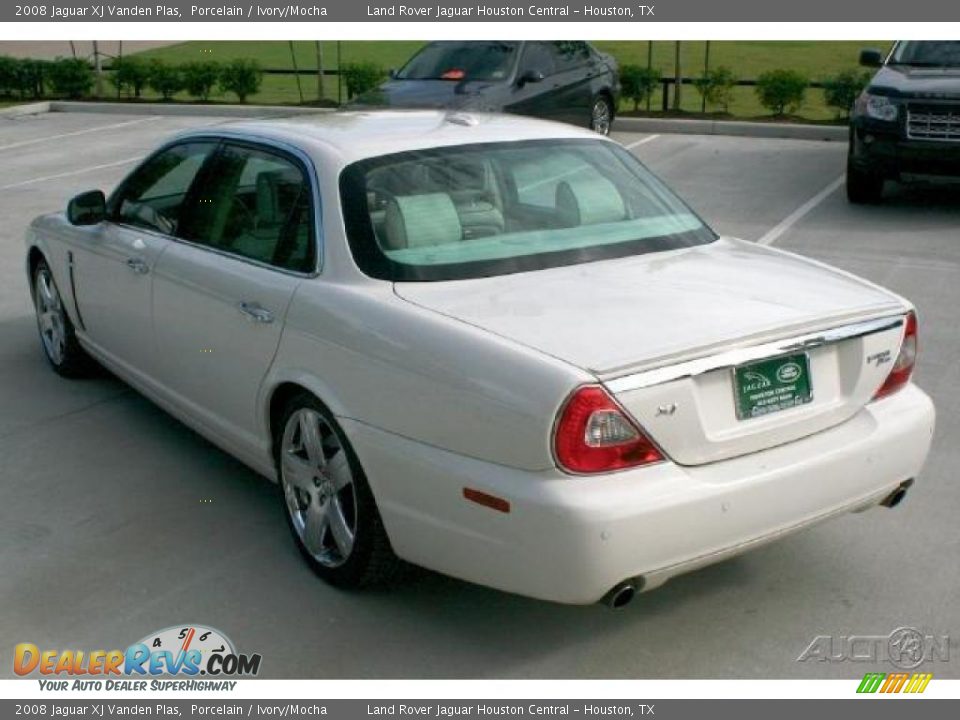 2008 Jaguar XJ Vanden Plas Porcelain / Ivory/Mocha Photo #2