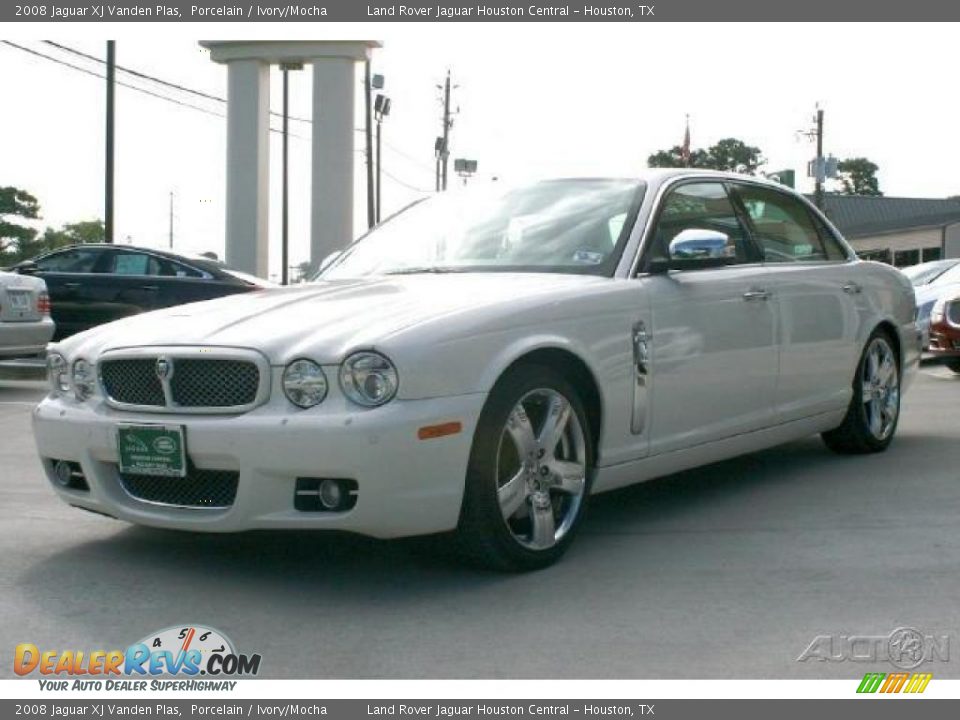 2008 Jaguar XJ Vanden Plas Porcelain / Ivory/Mocha Photo #3