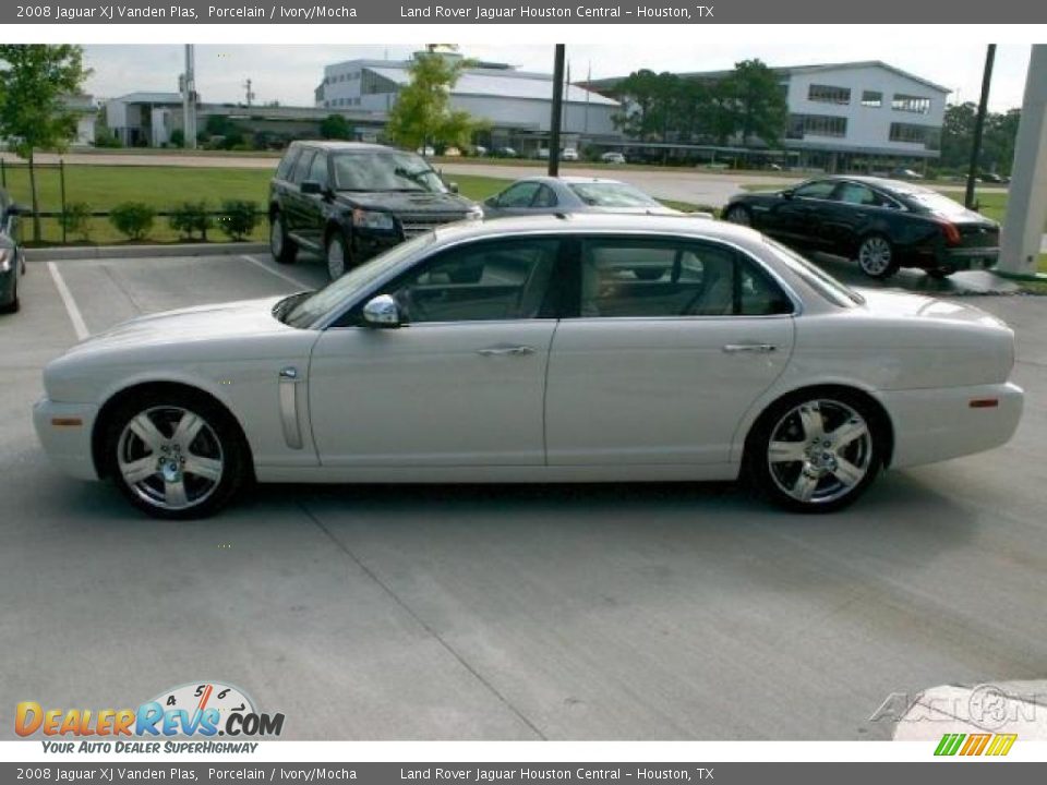 2008 Jaguar XJ Vanden Plas Porcelain / Ivory/Mocha Photo #12