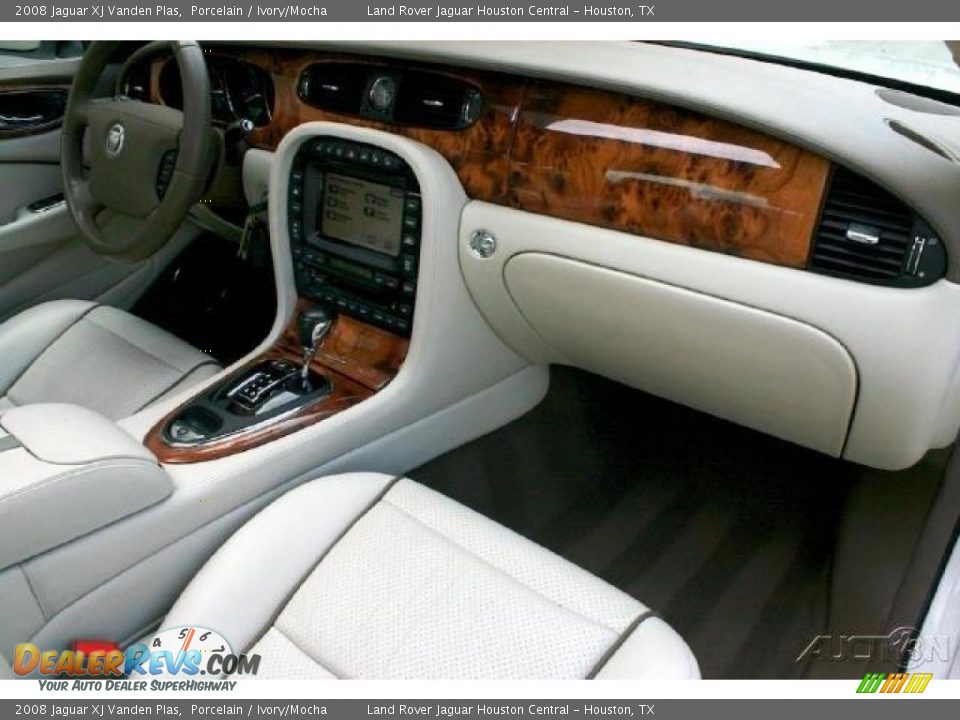 2008 Jaguar XJ Vanden Plas Porcelain / Ivory/Mocha Photo #25