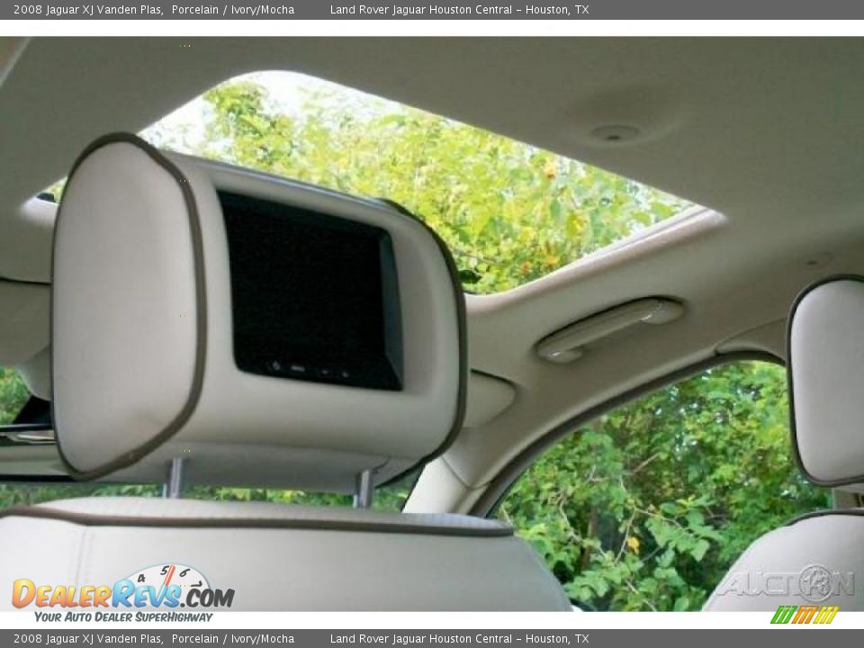 2008 Jaguar XJ Vanden Plas Porcelain / Ivory/Mocha Photo #27