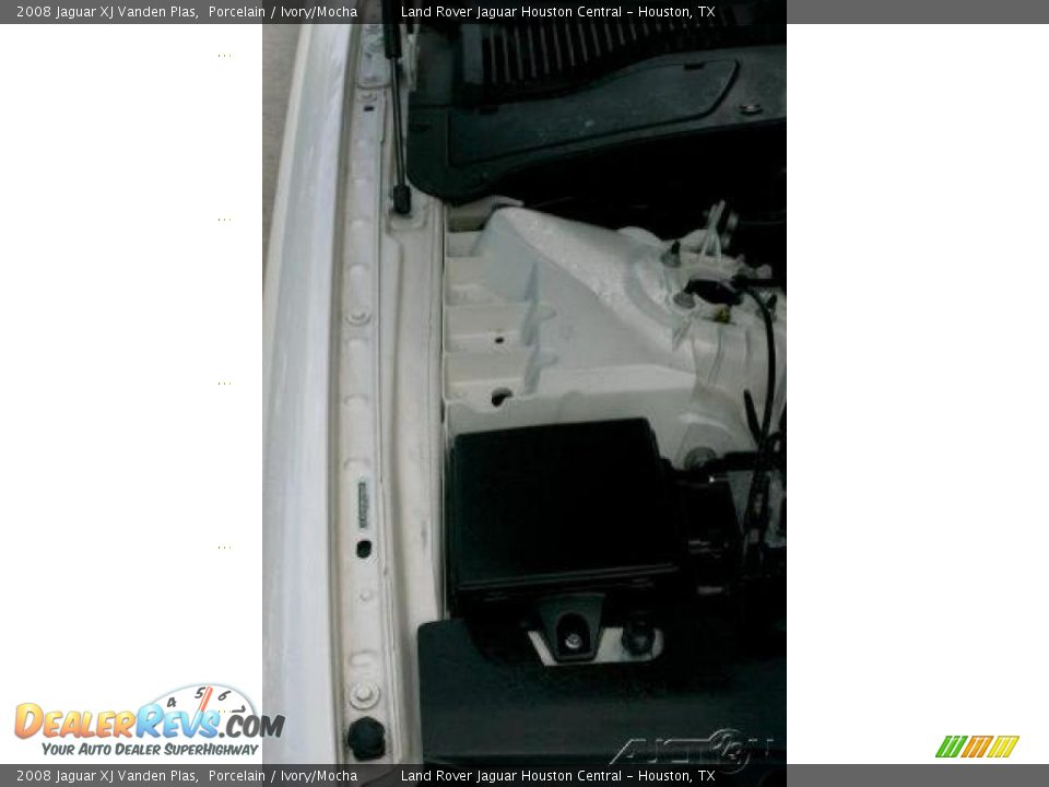 2008 Jaguar XJ Vanden Plas Porcelain / Ivory/Mocha Photo #32