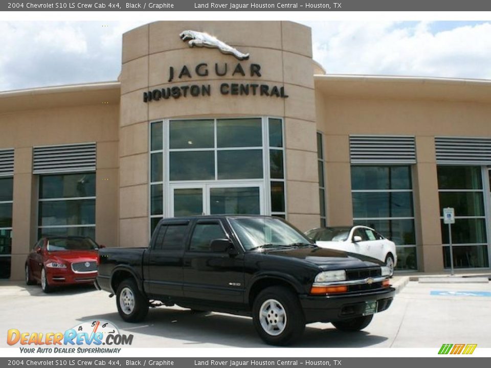 2004 Chevrolet S10 LS Crew Cab 4x4 Black / Graphite Photo #1