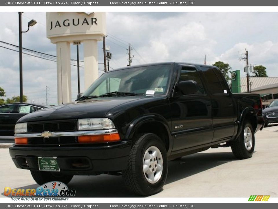 2004 Chevrolet S10 LS Crew Cab 4x4 Black / Graphite Photo #2