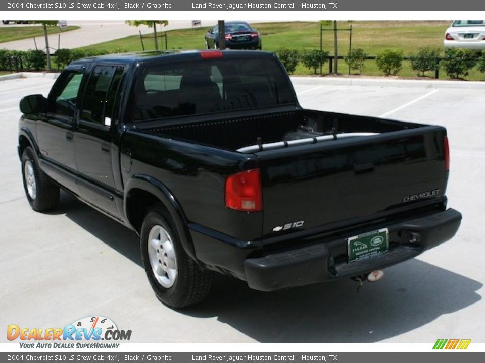 2004 Chevrolet S10 LS Crew Cab 4x4 Black / Graphite Photo #10