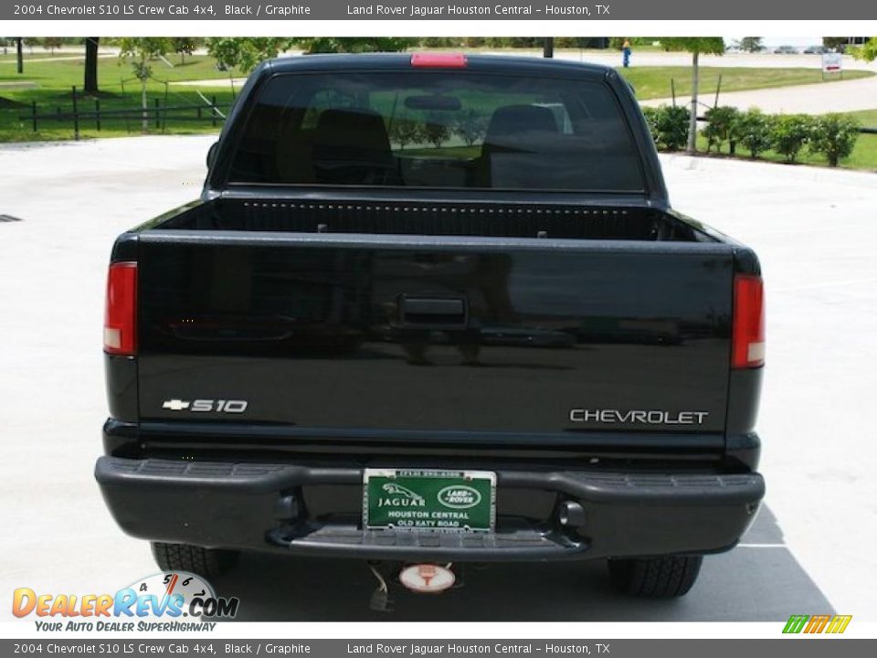 2004 Chevrolet S10 LS Crew Cab 4x4 Black / Graphite Photo #11