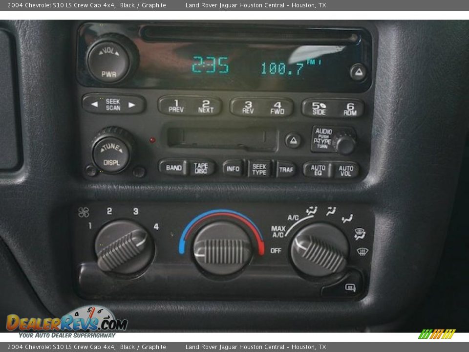 2004 Chevrolet S10 LS Crew Cab 4x4 Black / Graphite Photo #21