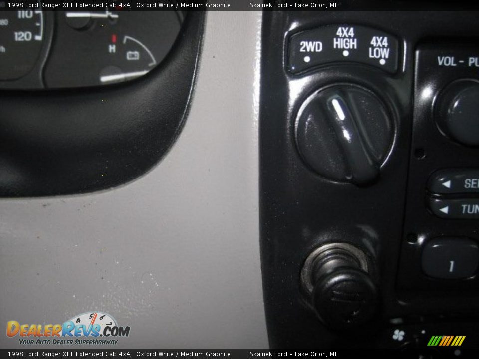 1998 Ford Ranger XLT Extended Cab 4x4 Oxford White / Medium Graphite Photo #28
