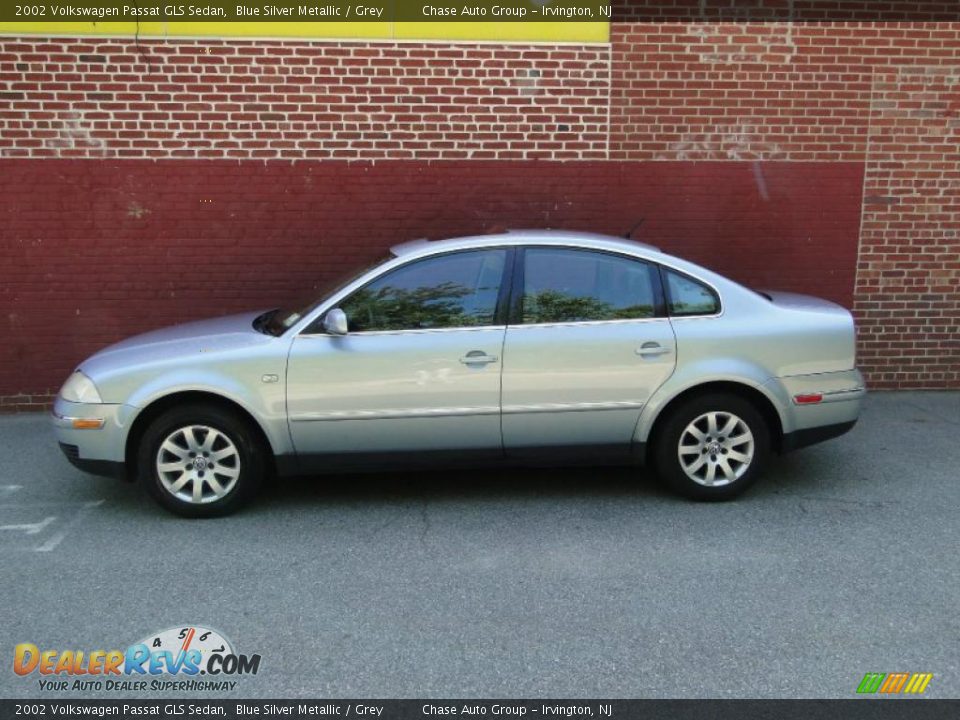 2002 Volkswagen Passat GLS Sedan Blue Silver Metallic / Grey Photo #2