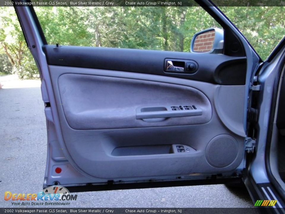 2002 Volkswagen Passat GLS Sedan Blue Silver Metallic / Grey Photo #7